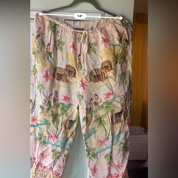 Vintage Hawaiian Loungewear Set - Picture 4 of 10